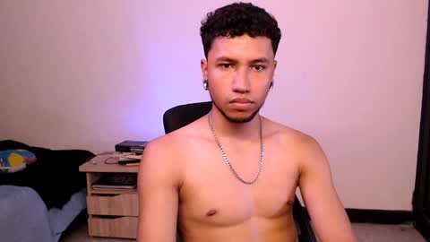 Snapshot of yerfon_s1 chatting on 01-24-25, 04:27 Yeff ind. model online show from 01-24-25, 04:27