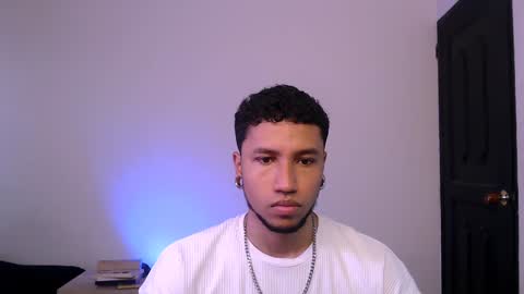 Snapshot of yerfon_s1 chatting on 01-27-25, 05:04 Yeff ind. model online show from 01-27-25, 05:04