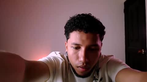 Snapshot of yerfon_s1 chatting on 02-14-25, 12:09 Yeff ind. model online show from 02-14-25, 12:09