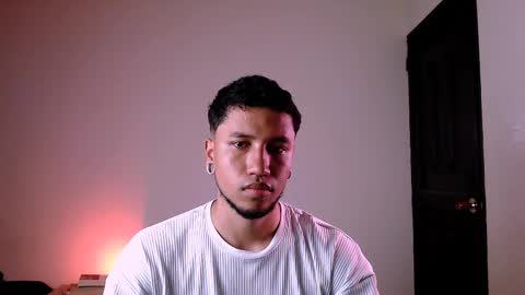 Snapshot of yerfon_s1 chatting on 02-22-25, 12:38 Yeff ind. model online show from 02-22-25, 12:38