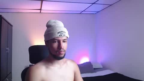 Snapshot of yerfon_s1 chatting on 11-20-25, 10:09 Yeff ind. model online show from 11-20-25, 10:09