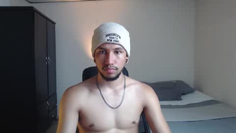 Snapshot of yerfon_s1 chatting on 11-28-25, 12:57 Yeff ind. model online show from 11-28-25, 12:57