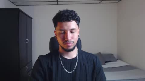 Snapshot of yerfon_s1 chatting on 11-30-25, 01:20 Yeff ind. model online show from 11-30-25, 01:20