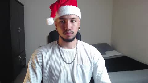 Snapshot of yerfon_s1 chatting on 12-03-25, 01:35 Yeff ind. model online show from 12-03-25, 01:35