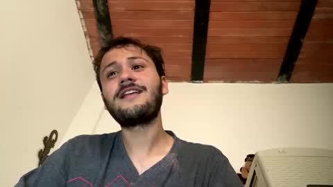 Snapshot of yerito_ chatting on 11-19-25, 08:42 Yero online show from 11-19-25, 08:42