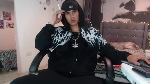 Snapshot of yerk_dan chatting on 12-02-25, 04:07 Yerk online show from 12-02-25, 04:07