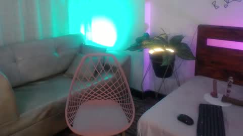 Yeseniaa25  online show from 10-02-25, 01:07