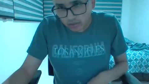 Snapshot of yesidxxx123_ chatting on 04-26-26, 04:54 yesidxxx123_ online show from 04-26-26, 04:54