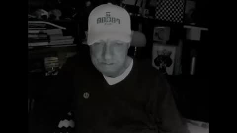 Snapshot of yessex247 chatting on 10-16-25, 02:01 yessex247 online show from 10-16-25, 02:01