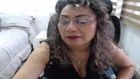 Snapshot of yessilatin chatting on 06-21-26, 09:28 jessy online show from 06-21-26, 09:28