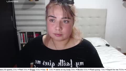 hii i am yini online show from 04-15-26, 03:57