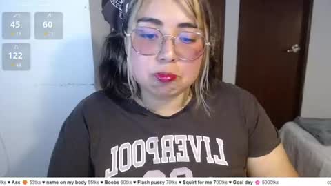 hii i am yini online show from 06-12-26, 02:43