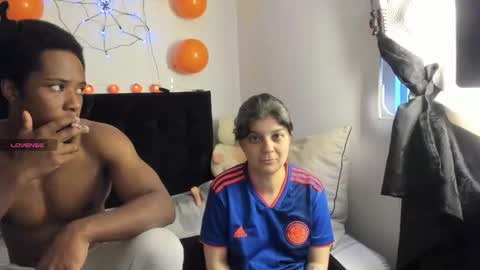 yinyyanghot online show from 10-22-25, 10:20