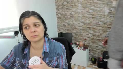 yinyyanghot online show from 11-24-25, 03:56