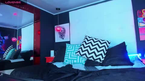 Yiyo online show from 12-31-24, 10:04