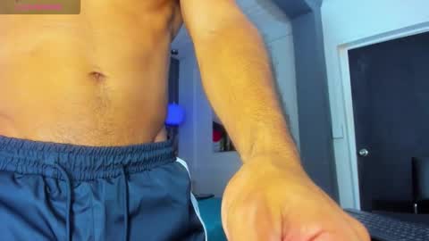 Yiyo online show from 11-23-25, 04:34