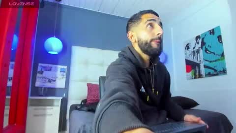 Yiyo online show from 12-22-25, 08:33