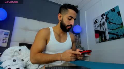 Yiyo online show from 02-12-26, 04:18