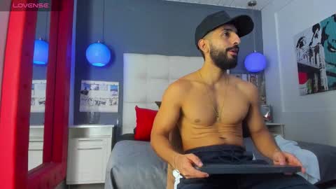 Yiyo online show from 02-13-26, 04:08