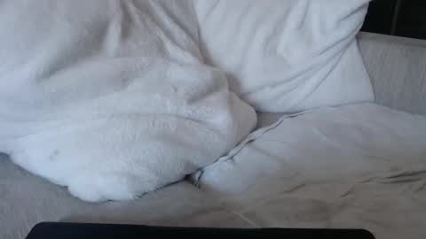 Snapshot of yknotnsc2 chatting on 01-06-25, 05:38 James online show from 01-06-25, 05:38