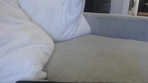 Snapshot of yknotnsc2 chatting on 01-08-25, 10:06 James online show from 01-08-25, 10:06