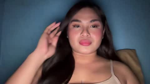 yllana love online show from 12-21-24, 10:40