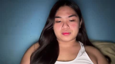 yllana love online show from 12-22-24, 10:47