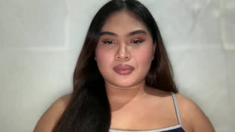 yllana love online show from 10-31-25, 12:06