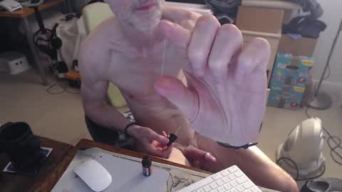 Snapshot of yogaman010173 chatting on 02-13-25, 12:32 yogaman online show from 02-13-25, 12:32
