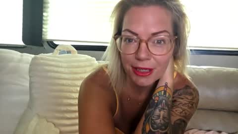Snapshot of yogimilflover chatting on 06-19-26, 12:53 Yogiblondebangme online show from 06-19-26, 12:53
