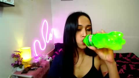 yogirl_tianaxxx online show from 12-03-25, 06:50