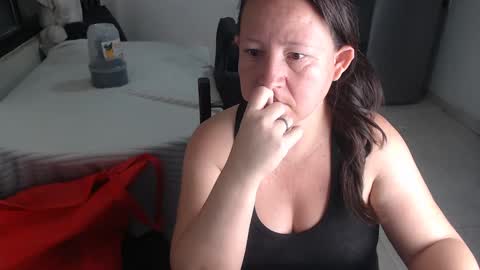 Snapshot of yohis_kiut25 chatting on 01-23-25, 03:37 yohis online show from 01-23-25, 03:37