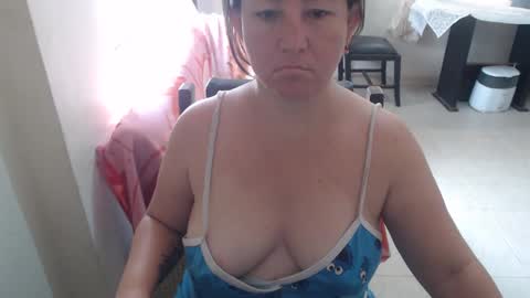 Snapshot of yohis_kiut25 chatting on 03-10-25, 02:48 yohis online show from 03-10-25, 02:48