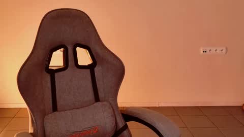 yoka_paradoxxx online show from 02-18-26, 09:05