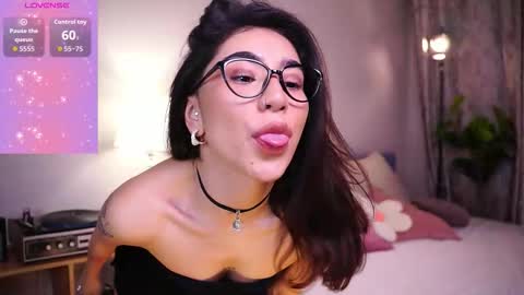 Yoko online show from 11-25-25, 05:40