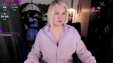 Snapshot of yolanda_kiss chatting on 05-29-26, 04:21 Yolanda online show from 05-29-26, 04:21