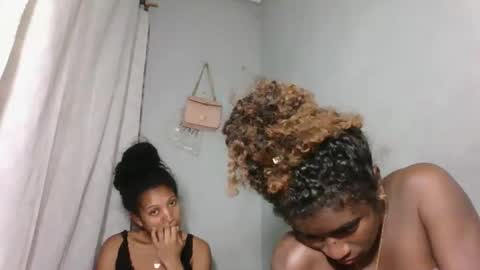 yolandrina05 online show from 10-02-25, 09:44