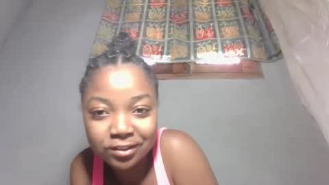 yolandrina05 online show from 10-30-25, 09:00