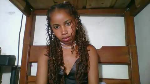 Snapshot of yolandrina05 chatting on 02-06-26, 01:36 yolandrina05 online show from 02-06-26, 01:36