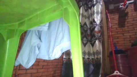 Snapshot of yolandrina05 chatting on 08-01-26, 02:33 yolandrina05 online show from 08-01-26, 02:33
