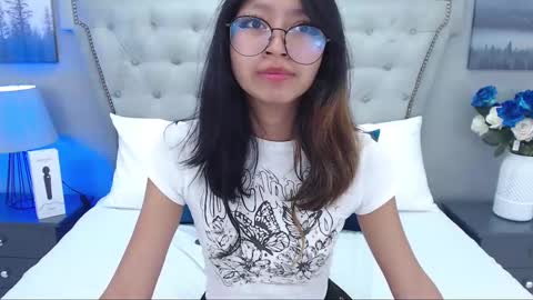 Yommi Winx online show from 03-11-25, 05:05