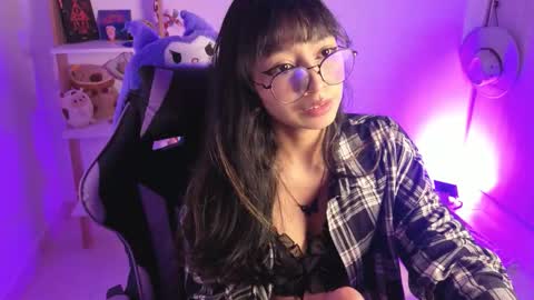 Yommi Winx online show from 11-28-25, 07:44