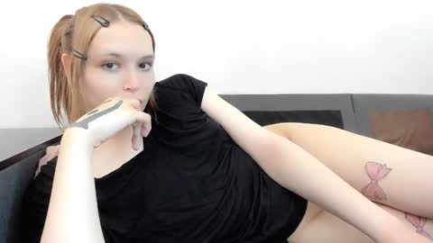 Snapshot of yomoyoo chatting on 12-20-24, 05:08 yomoyoo online show from 12-20-24, 05:08