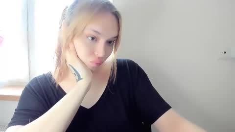 Snapshot of yomoyoo chatting on 02-20-25, 01:19 yomoyoo online show from 02-20-25, 01:19