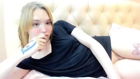 Snapshot of yomoyoo chatting on 02-20-25, 06:57 yomoyoo online show from 02-20-25, 06:57