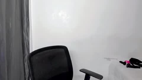 Snapshot of yonas_fucktoy chatting on 07-15-26, 03:12 yona online show from 07-15-26, 03:12