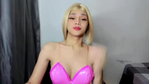 Snapshot of yonas_fucktoy chatting on 07-19-26, 09:18 yona online show from 07-19-26, 09:18