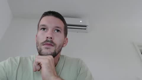 Snapshot of yone23 chatting on 10-05-25, 11:19 yone23 online show from 10-05-25, 11:19