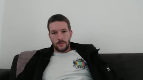 Snapshot of yone23 chatting on 10-12-25, 10:14 yone23 online show from 10-12-25, 10:14