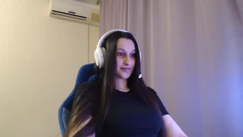 Sophie online show from 04-21-26, 04:45